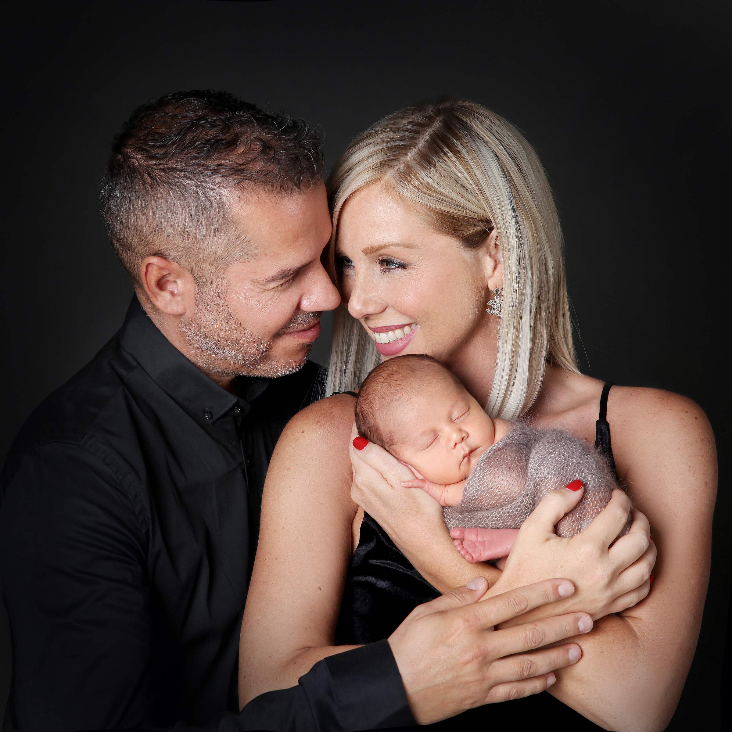 newborn-maternity-baby-family-photographer-london-ontario-paula-tizzard